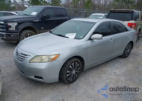 2007 Toyota Camry Le z USA, uszkodzony, nr VIN 4T1BE46K67U596627